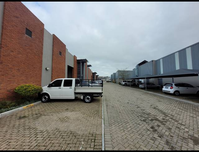 302M² WAREHOUSE TO LET IN STIKLAND INDUSTRIAL